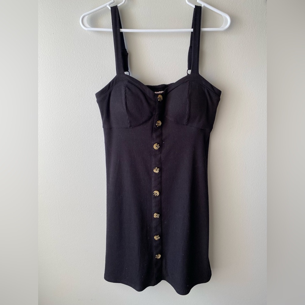 No Boundaries Black Ribbed Button-Down Dress Sweetheart Neck Tortoise Buttons